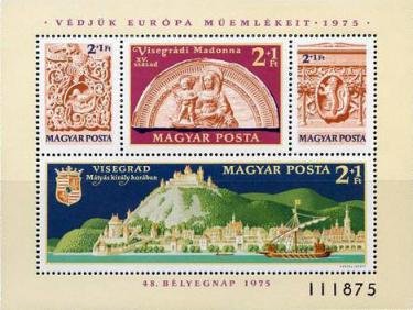 Colnect-667-173-48th-Stamp-Day---Visegr%C3%A1d-Castle-and-Bas-reliefs.jpg