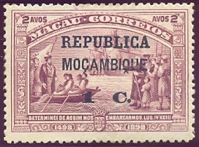 Colnect-2693-873-Fleet-of-Vasco-da-Gama-on-the-run---on-Macao-stamp.jpg