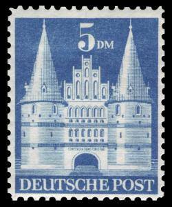 Bi_Zone_1948_100Iwg_Bauten_L%25C3%25BCbecker_Holstentor.jpg