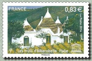 Colnect-2436-074-Les-trulli-d-acute-Alberobello-Italie.jpg