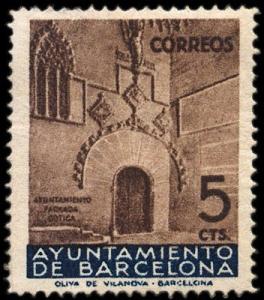 Colnect-3985-542-Puerta-gotica-del-Auntamiento.jpg