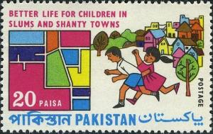 Colnect-2123-734-Children-from-Slum-s.jpg