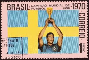 Colnect-1064-777-Hideraldo-Luiz-Bellini-Brazil--s-captain-with-the-Cup.jpg