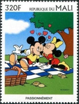 Colnect-2452-619-Mickey-Minnie--kissing.jpg