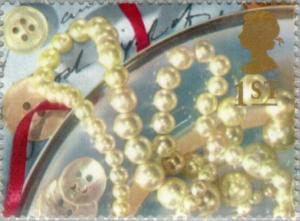 Colnect-122-812-Pearl-Necklace-and-Pen.jpg