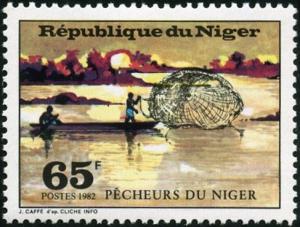 Colnect-997-665-Fishermen-in-Niger---A-hawk.jpg