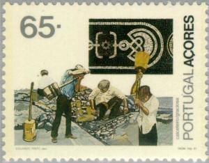 Colnect-186-691-Laying-pavement-mosaics.jpg