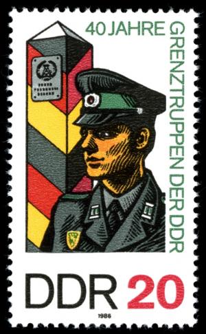 Colnect-1982-759-Soldier-Grenzpfahl.jpg