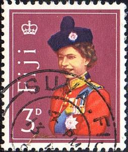 Colnect-1689-783-Queen-Elizabeth-II.jpg