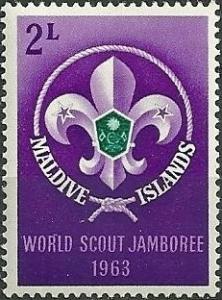 Colnect-1170-225-Scout-Emblem-and-knot.jpg