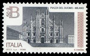 Colnect-5942-223-Piazza-del-Duomo-Milano.jpg