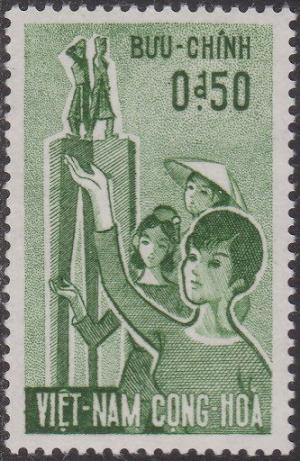 Colnect-1428-999-Trung-Sisters%E2%80%99-Monument-and-Vietnamese-Women.jpg